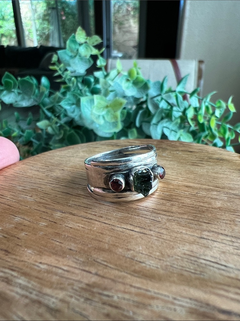 Sterling Silver Ring with Green Tourmaline and Garnet Accents Size 7